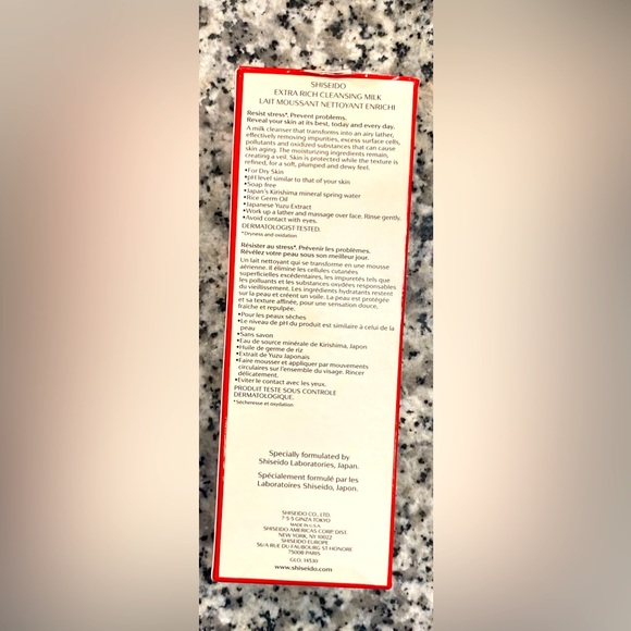 Shiseido Extra Rich Cleansing Milk - Picture 5 of 7